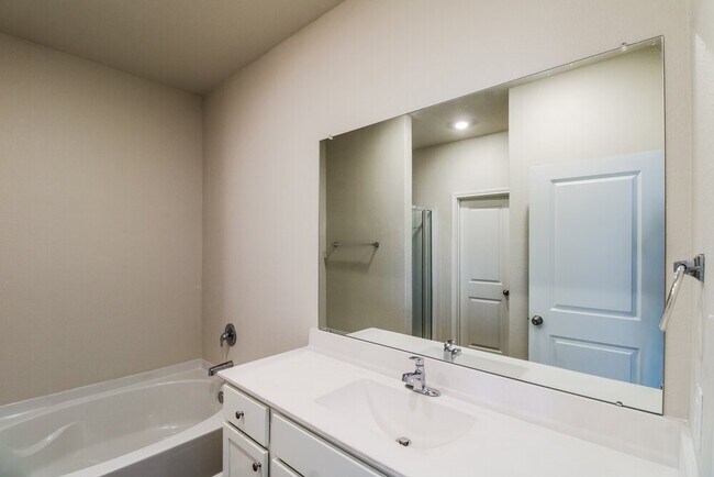 Building Photo - 7602 Tipton Meadow Way