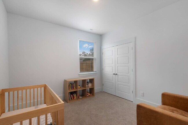 Building Photo - Spacious 4 Bedroom Home in Blake Farm