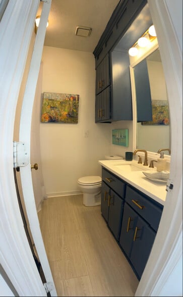 Building Photo - 109 Carries Cove