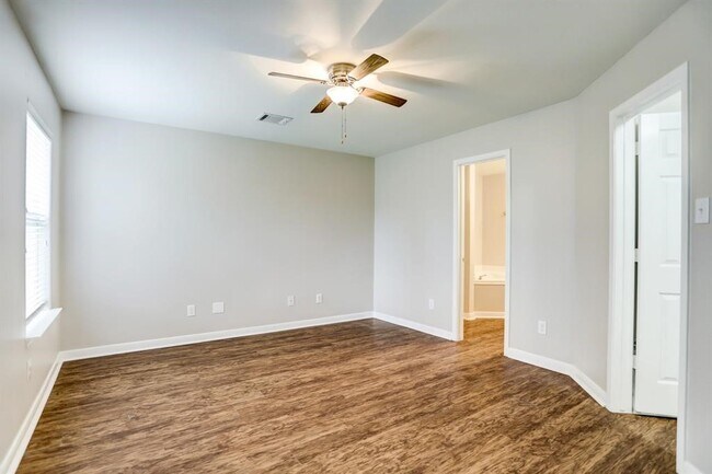 Building Photo - 4210 Medina River Loop