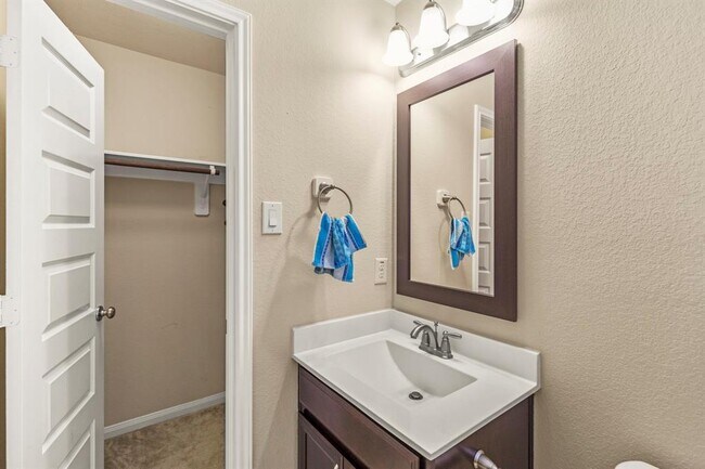 Building Photo - 5314 Belle Manor Ln