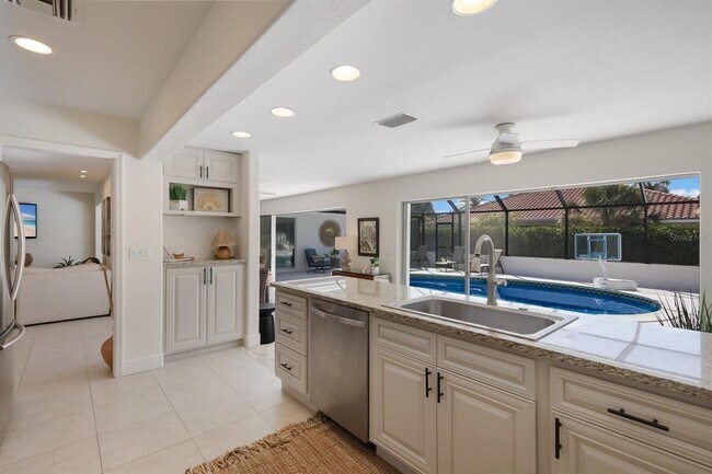 Building Photo - 567 Bird Key Dr
