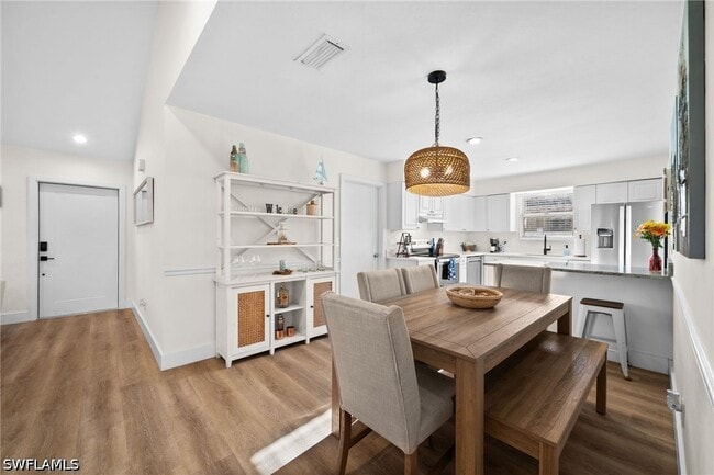 Building Photo - 738 95th Ave N