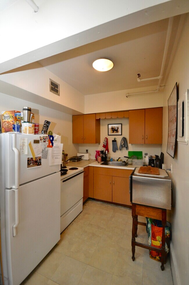 Building Photo - 186 Beacon St