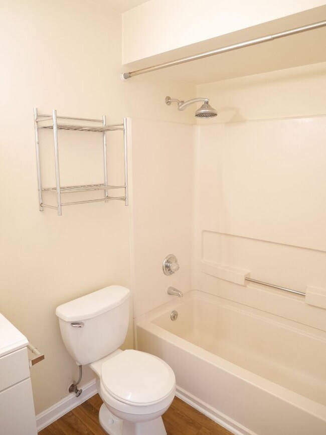 Building Photo - 2 Bedroom Condo Located in Villages of Montgomery Run- Ellicott City
