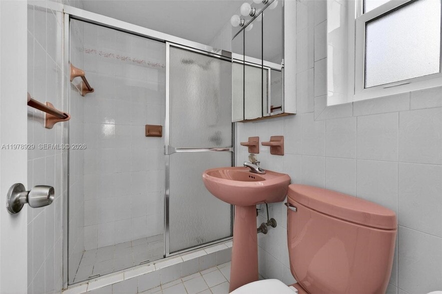 Building Photo - 1470 N Treasure Dr