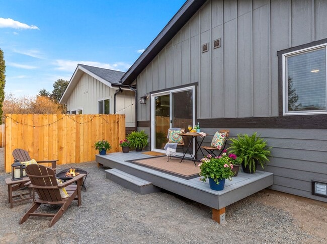 Building Photo - Brand new 2 bed/2 bath, central a/c, dishwasher, washer & dryer, deck & patio! March rent free!