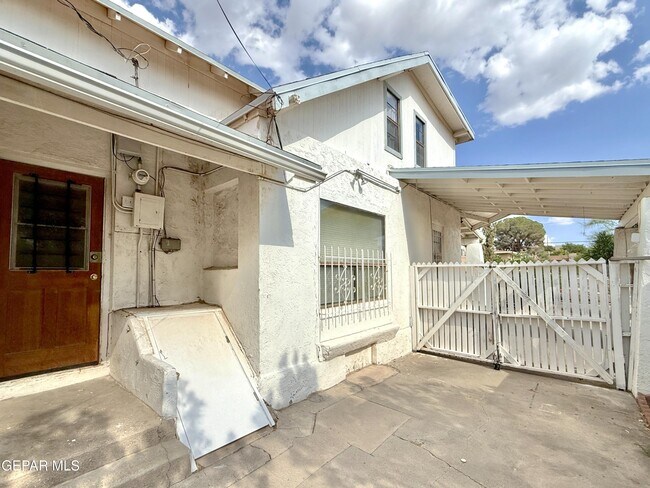 Building Photo - 611 New York Ave