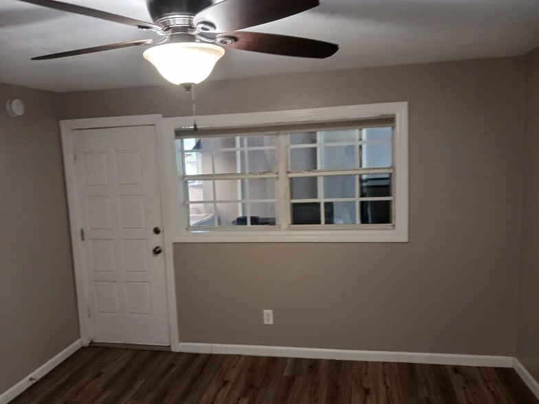 Building Photo - 2721 Sidney Ave