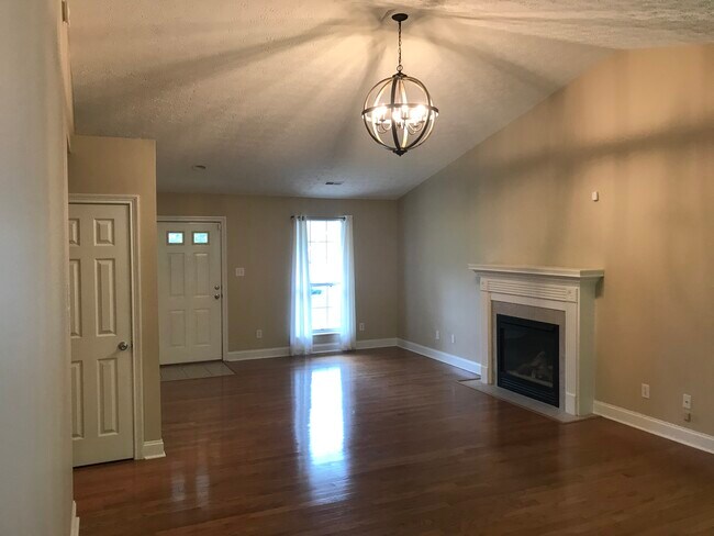 Building Photo - 8404 Lesley Marie Ln