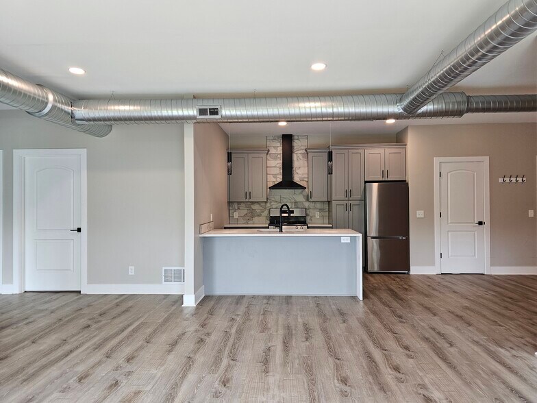 kitchen - 5827 Broadway St
