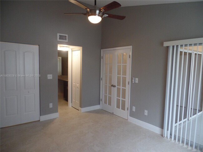 Building Photo - 2880 N Oakland Forest Dr
