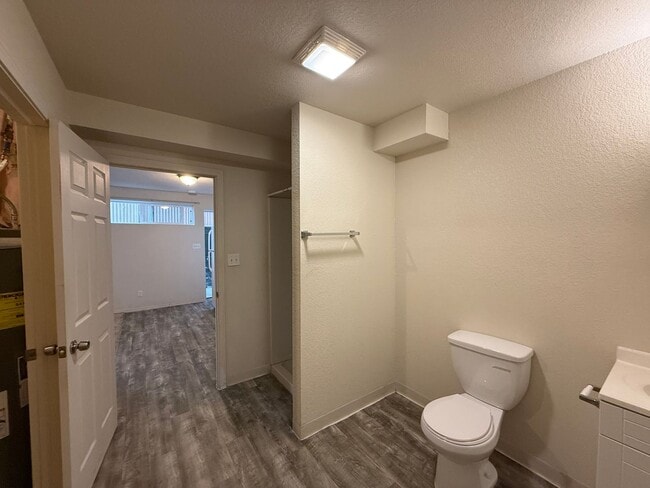 Building Photo - One Bedroom, One-bathroom Apartments Located in Gering!