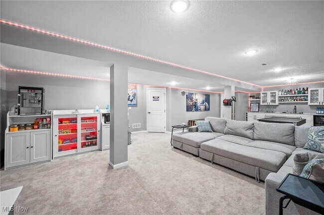 Building Photo - 9256 Preserve Way