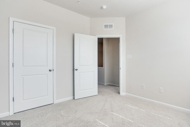 Building Photo - 5039 MacDonough Pl