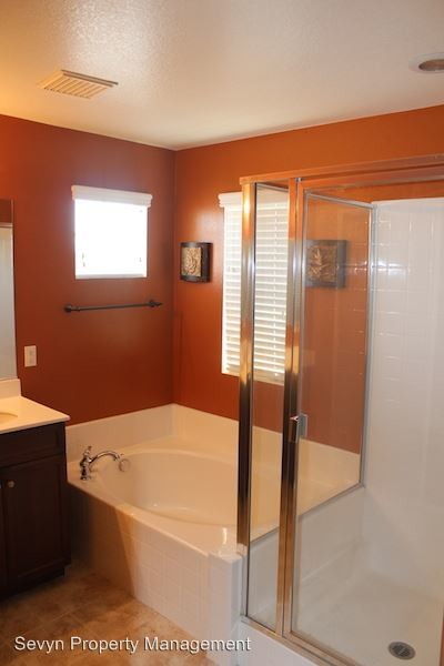 Building Photo - 3 br, 3.5 bath House - 6264 Camposa Ln.