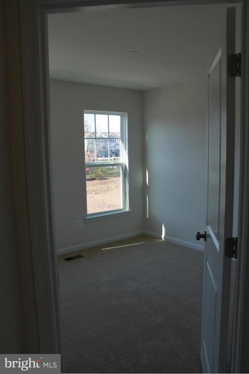 Building Photo - 109 Sequoia Dr