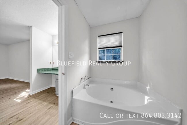 Building Photo - 141 Quail Haven Dr