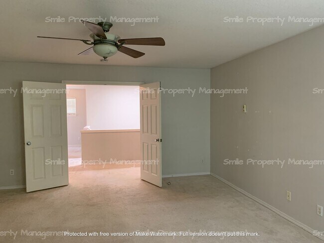 Building Photo - single house