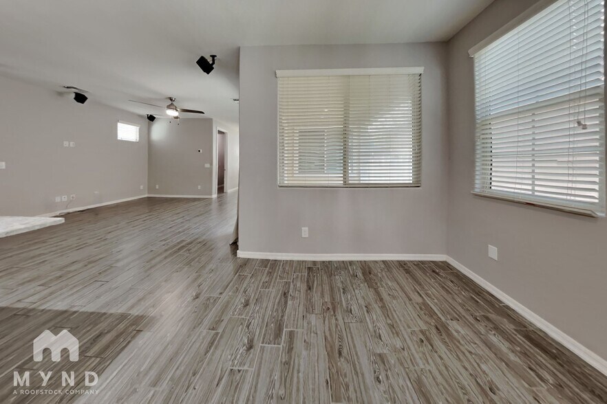 Building Photo - 2245 S Wallrade Ln
