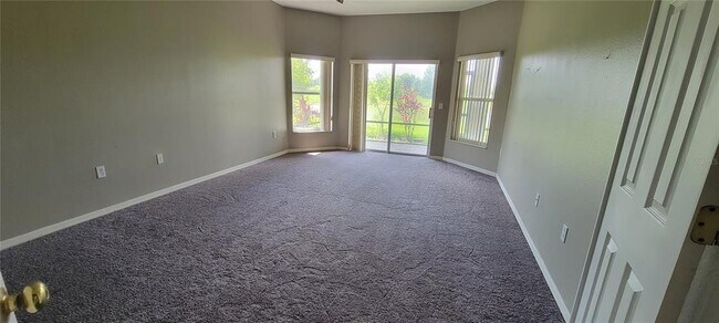 Building Photo - 3504 Somerset Cir