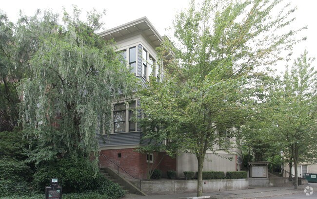 Primary Photo - Phillips Apartments