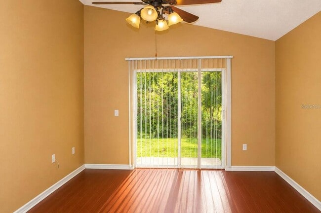Building Photo - 145 Thornbury Dr