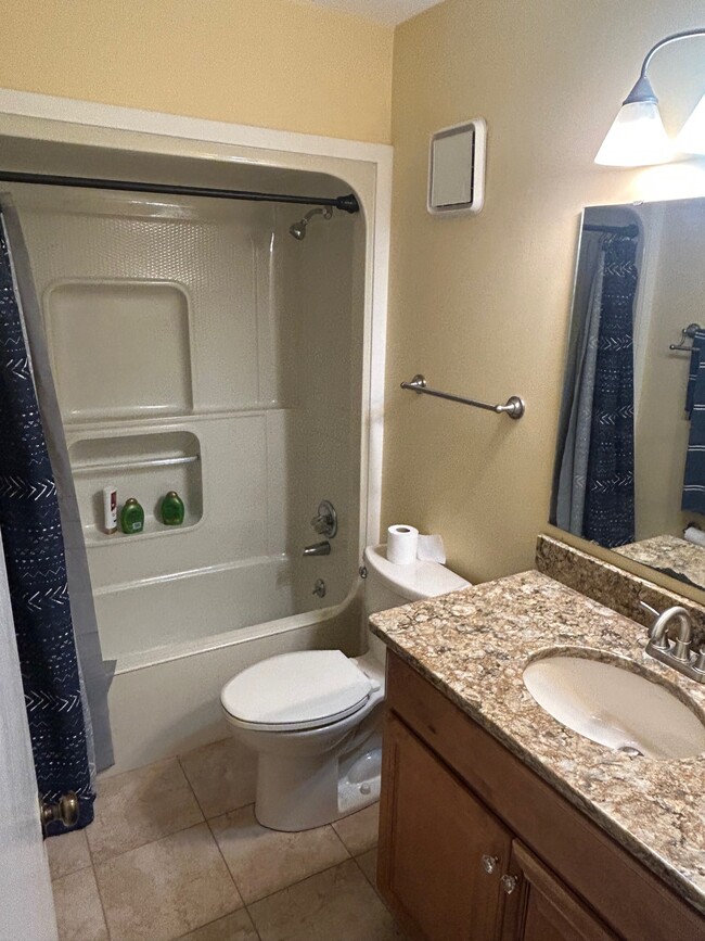 Building Photo - 186 River Breeze Dr