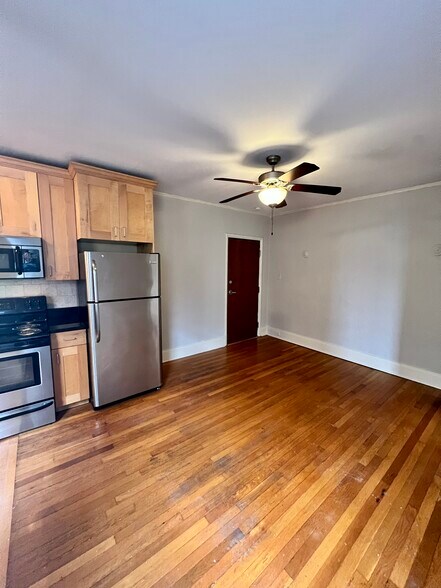 Building Photo - 1411 Grove Avenue