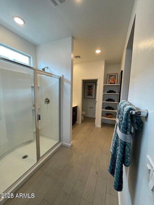 Building Photo - 40629 W Sunland Dr
