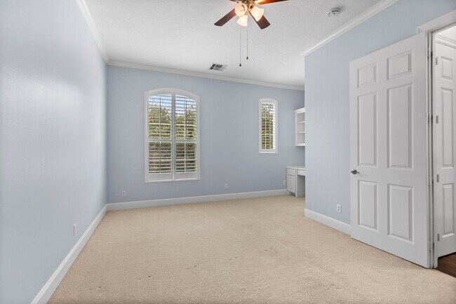 Building Photo - 4626 Braeburn Dr