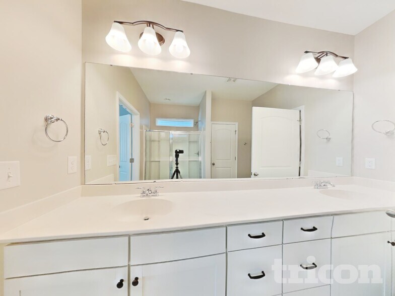 Building Photo - 75 Wrenwood Dr