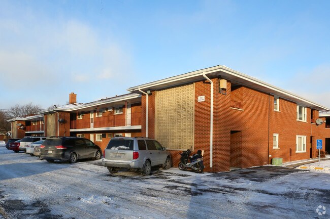 Building Photo - Dover Pointe Condos