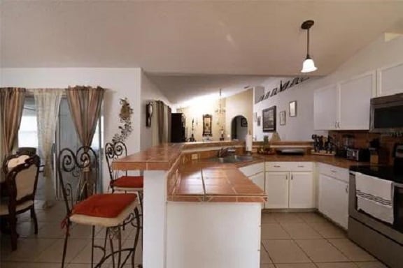 Building Photo - 610 Tamarin Ln