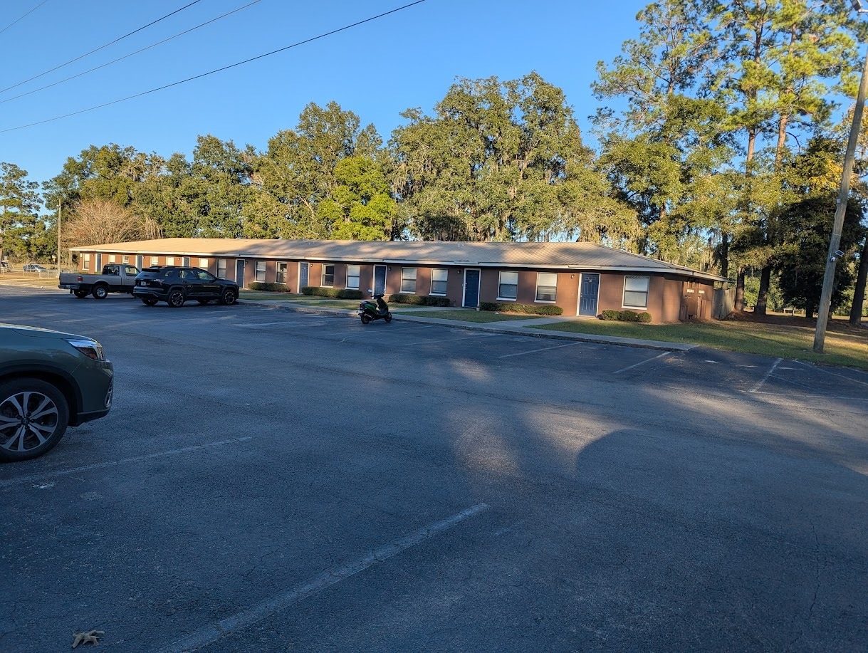 Building Photo - 3600 SW 23rd St