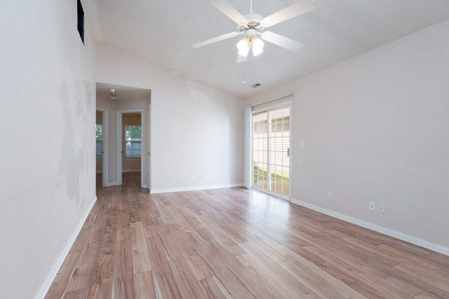 Building Photo - 2509 Arbor Ter