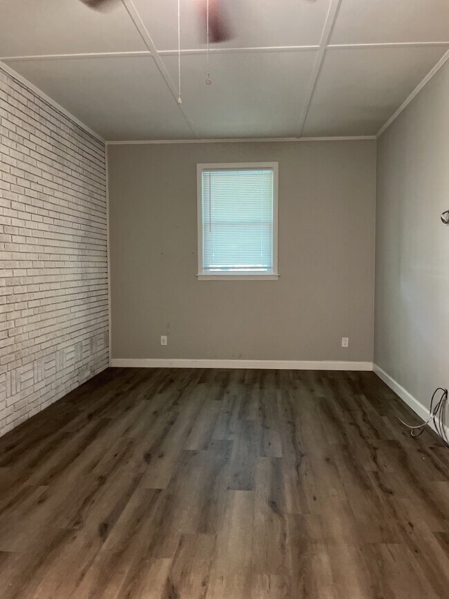 Building Photo - 113 Owens Cir