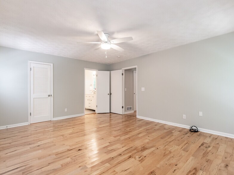 Building Photo - 4133 Thornwall Dr