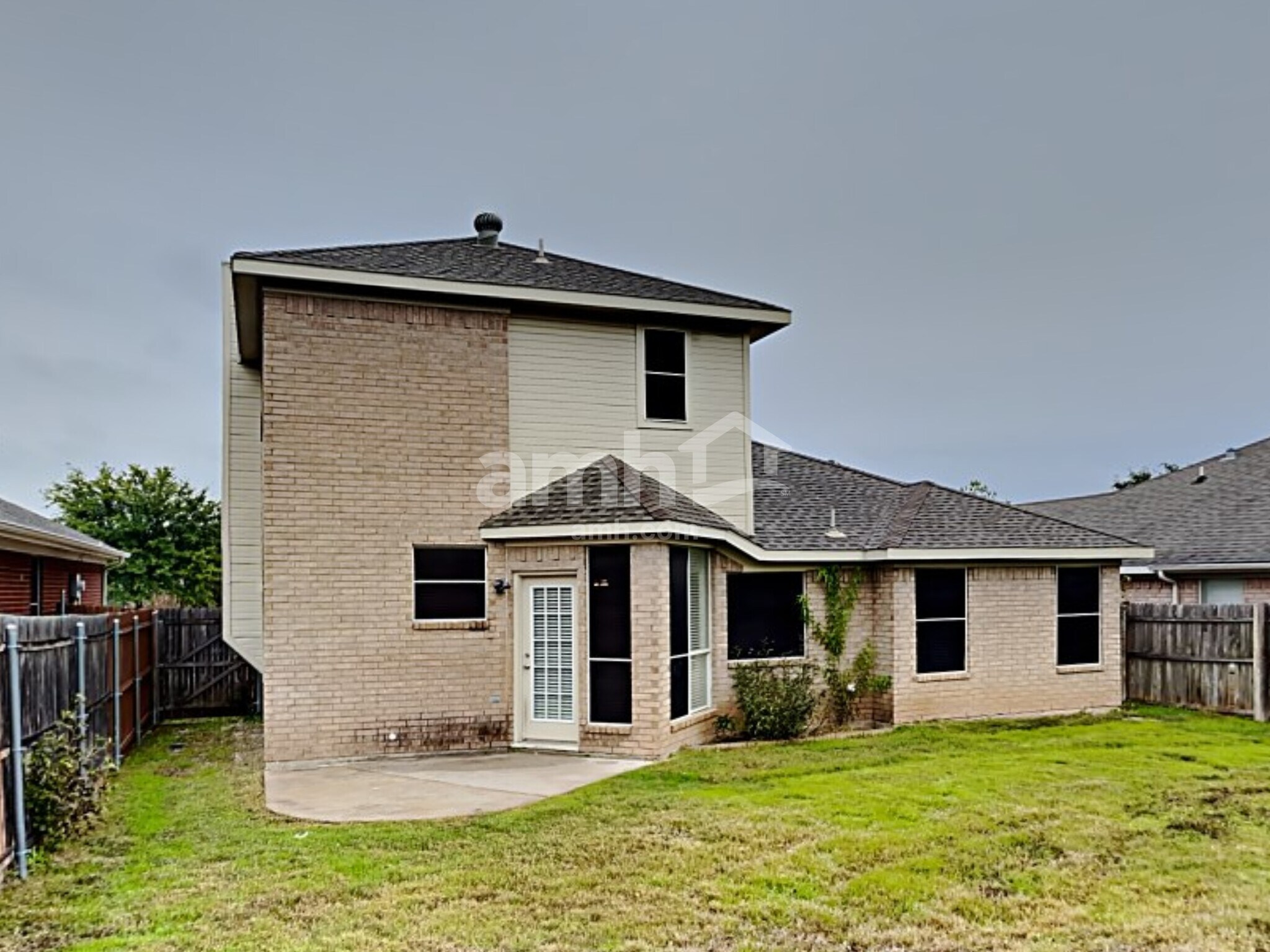 Building Photo - 8551 Western Meadows Dr