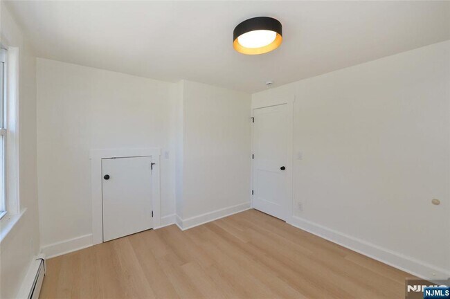 Building Photo - 244 Van Winkle Ave