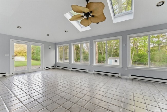 Building Photo - 121 Indian Meadow Dr