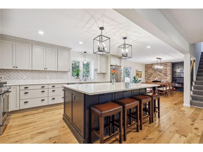 Building Photo - 18620 26th Ave N