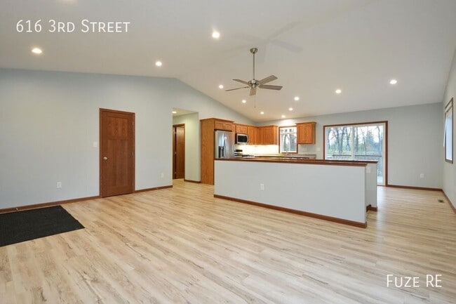 Building Photo - 616 N 3rd St