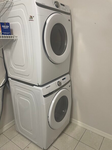 Building Photo - 3907 San Rocco Dr