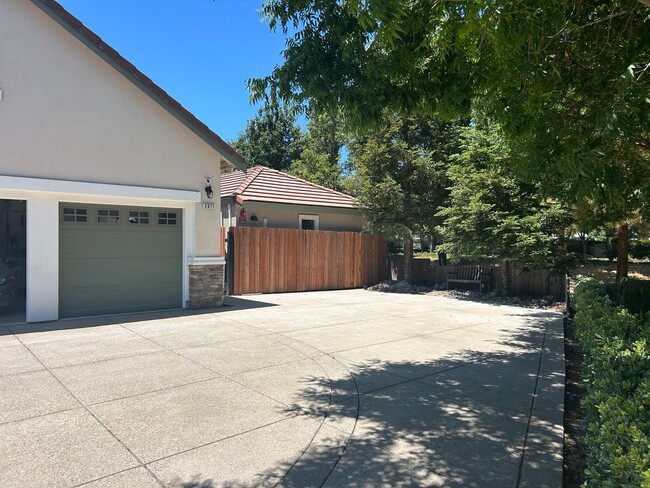 Building Photo - Beautiful Single Bedroom ADU in Brentwood