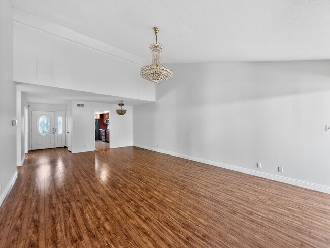 Building Photo - Remodeled, Single-Level, End-Unit Condo in Irvine