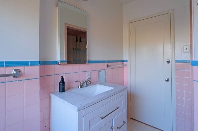 Building Photo - Piedmont Pines charming 3 Bedroom availabl...