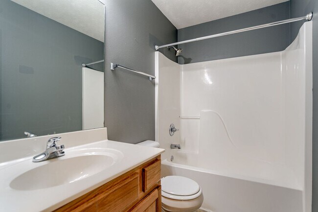 Building Photo - Must See 3 Bedroom In Coyote Run!!
