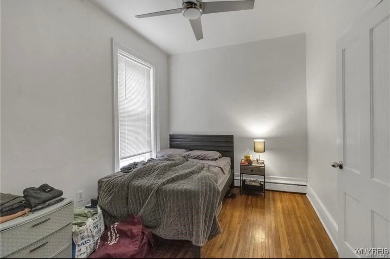 Bedroom - 153 Allen St