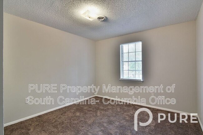 Building Photo - 2915 Chatsworth Rd